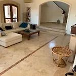 Spectacular Views From In Lapta Βίλα