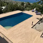 Spectacular Views From In Lapta Βίλα *