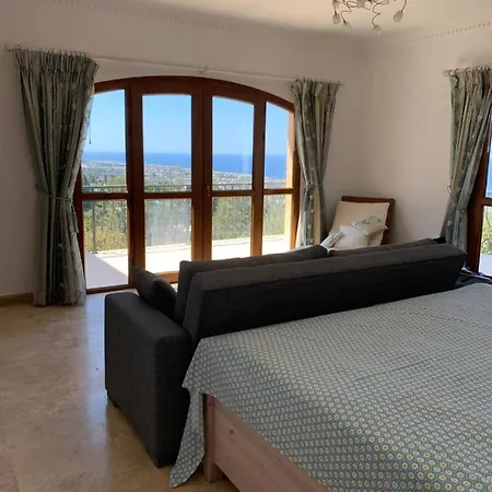 Spectacular Views From In Lapta Villa *