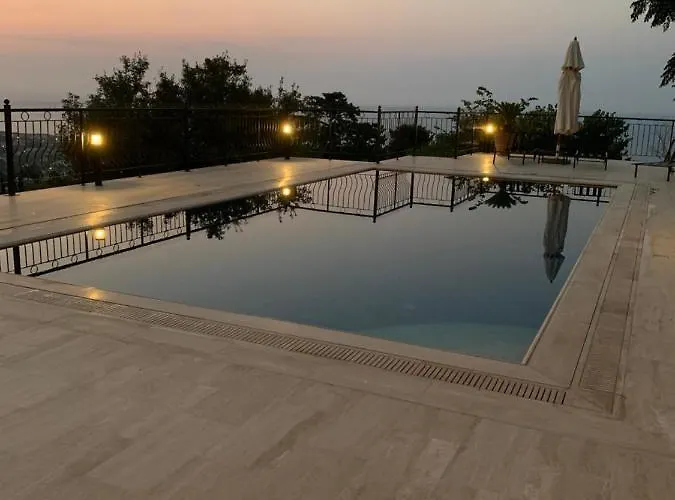 Spectacular Views From In Lapta 빌라